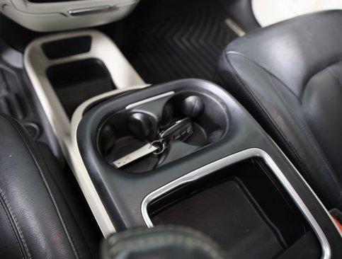 Used 2022 Chrysler Pacifica Touring-L image 19