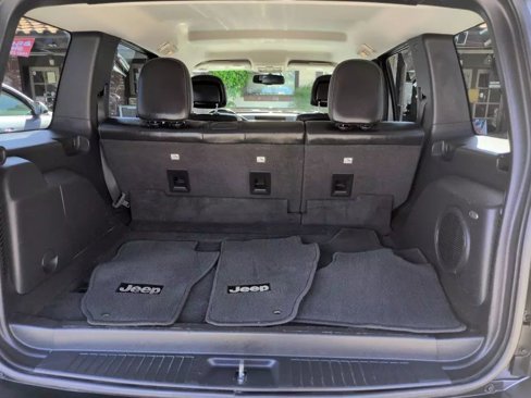 Used 2012 Jeep Liberty Limited Jet w/ Comfort/Convenience Group image 17