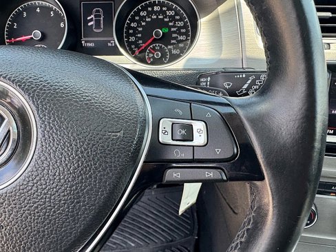 Used 2015 Volkswagen Golf S image 12
