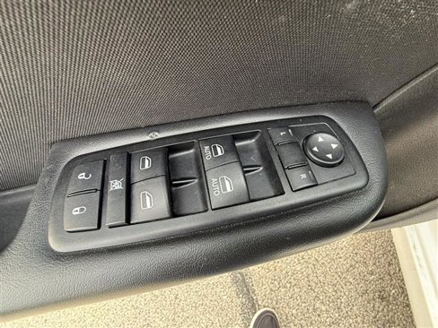 Used 2015 Chrysler 200 Limited image 13