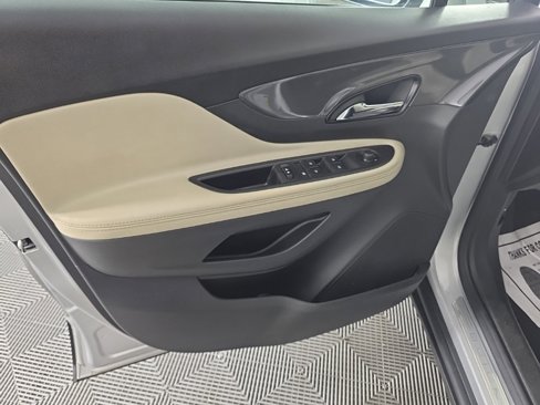 Used 2021 Buick Encore Preferred image 12