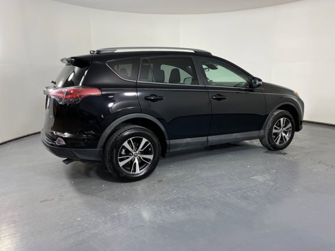 Used 2018 Toyota RAV4 XLE image 6