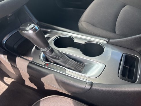 Used 2018 Chevrolet Malibu LT image 16