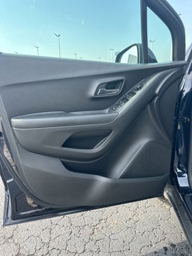 Used 2021 Chevrolet Trax LT image 9