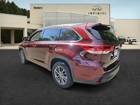 Used 2019 Toyota Highlander XLE image 5