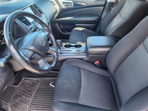 Used 2018 Nissan Pathfinder SV image 8