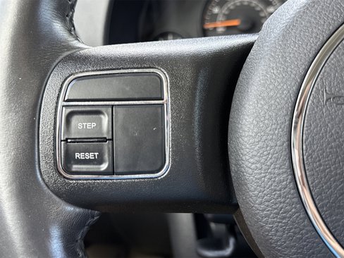 Used 2017 Jeep Patriot High Altitude image 16