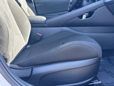 Used 2025 Hyundai Elantra Sport w/ Cargo Package image 16