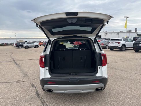 Used 2023 GMC Acadia SLT image 42