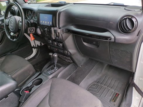 Used 2015 Jeep Wrangler Unlimited Sahara w/ Dual Top Group image 26