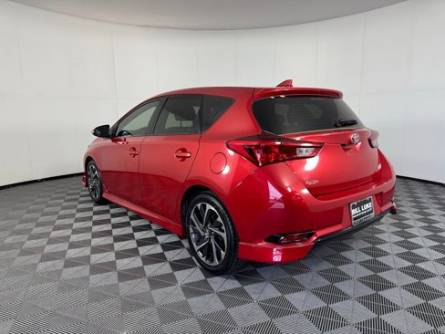 Used 2017 Toyota Corolla iM image 8