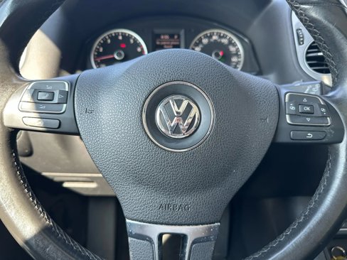 Used 2014 Volkswagen Tiguan SEL image 17