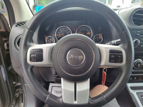 Used 2015 Jeep Compass High Altitude image 28