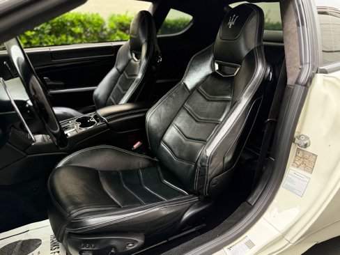 Used 2014 Maserati GranTurismo Sport image 24