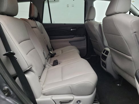 Used 2018 Honda Pilot Touring image 19