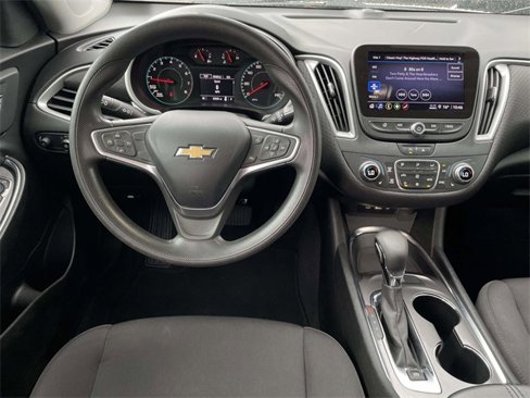 Used 2022 Chevrolet Malibu LT image 6