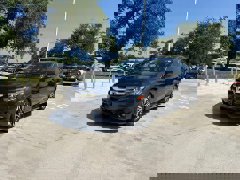 Used 2017 Honda Civic EX-T image 2