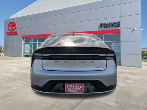 New 2025 Toyota Prius Plug-In Hybrid image 5