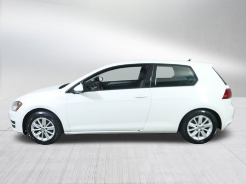 Used 2016 Volkswagen Golf 2-Door image 4