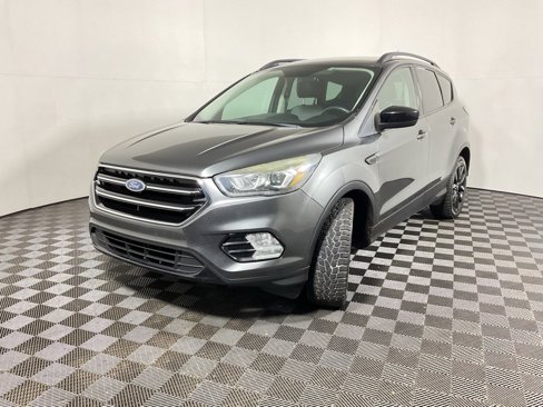Used 2017 Ford Escape SE w/ Equipment Group 201A image 7