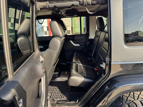 Used 2012 Jeep Wrangler Unlimited Sahara w/ Connectivity Group image 19