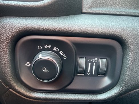 Used 2019 RAM 1500 Tradesman image 20