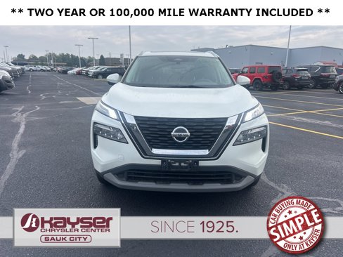 Used 2021 Nissan Rogue SV image 3