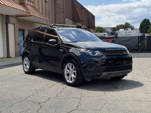 Used 2018 Land Rover Discovery Sport SE image 5