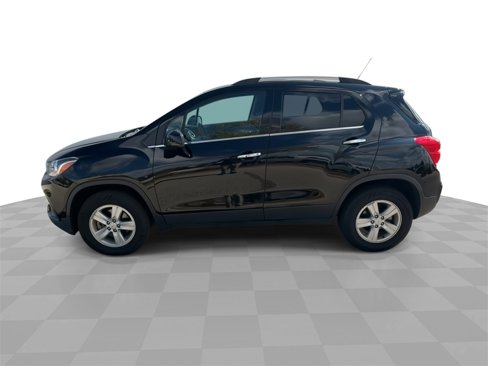 Used 2020 Chevrolet Trax LT w/ Driver Confidence Package image 5