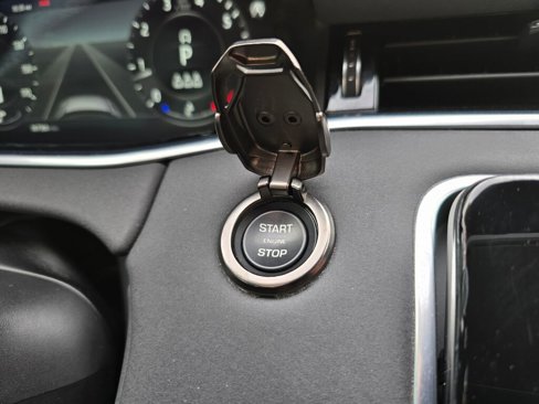Used 2020 Land Rover Range Rover Evoque SE image 22