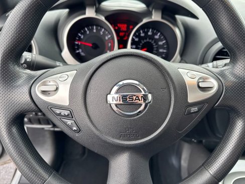 Used 2015 Nissan Juke S image 17