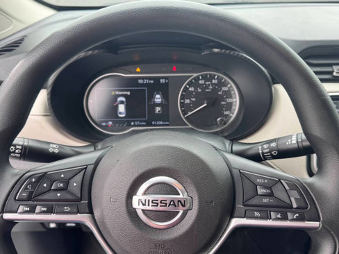 Used 2021 Nissan Versa SV image 14