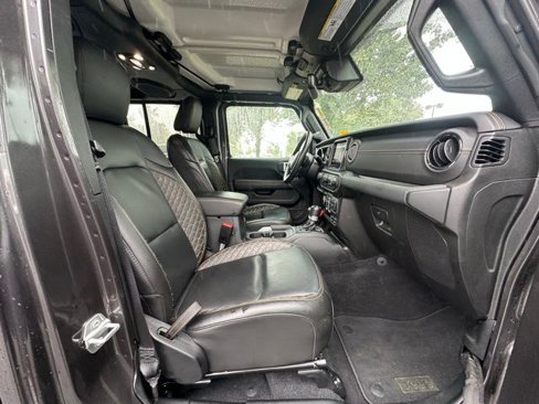 Used 2021 Jeep Wrangler Unlimited Sahara image 32