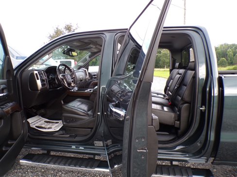 Used 2019 GMC Sierra 3500 Denali w/ Duramax Plus Package image 23