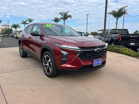 Used 2024 Chevrolet Trax RS w/ Sunroof Package image 3