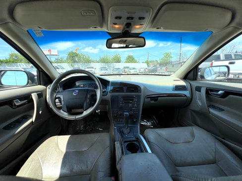 Used 2002 Volvo V70 Cross Country image 48