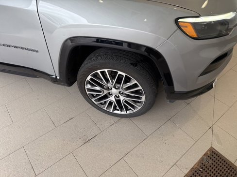 Used 2022 Jeep Compass Limited w/ Elite Group image 10