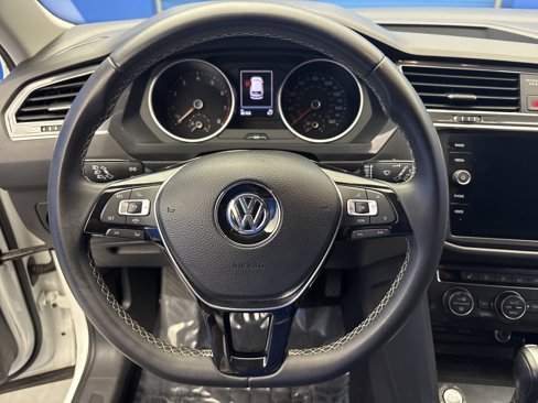 Used 2021 Volkswagen Tiguan SE image 14