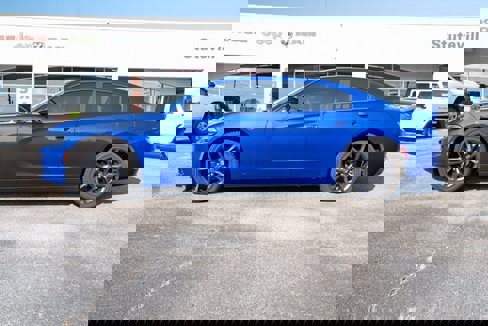 Used 2021 Dodge Charger SXT w/ Blacktop Package image 2