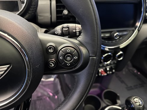 Used 2016 MINI Cooper 4-Door Hardtop image 16