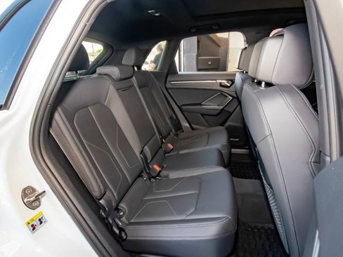 Certified 2025 Audi Q3 2.0T Premium image 48