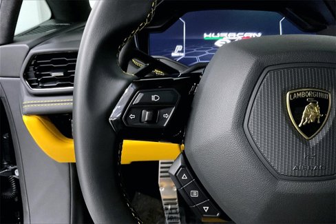 Used 2022 Lamborghini Huracan EVO image 23