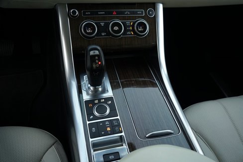 Used 2016 Land Rover Range Rover Sport HSE image 11