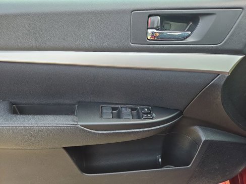 Used 2011 Subaru Legacy 2.5i image 18