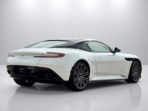 Used 2024 Aston Martin DB12 Coupe image 10