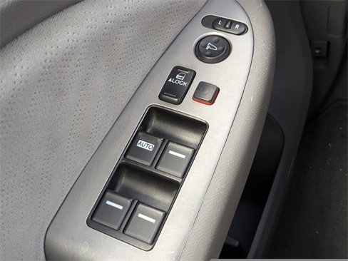Used 2010 Honda Odyssey LX image 23