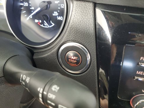 Used 2014 Nissan Rogue SV image 22
