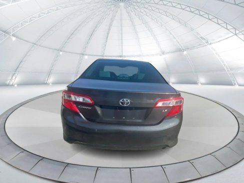 Used 2012 Toyota Camry LE image 6
