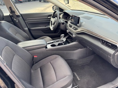 Used 2024 Nissan Altima 2.5 SV image 14
