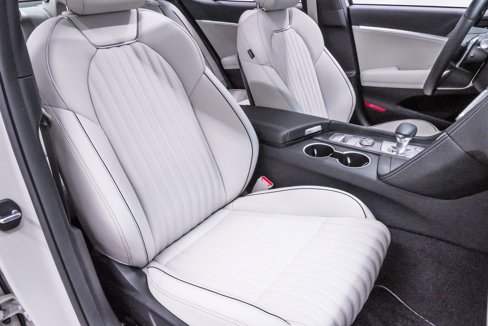 Certified 2025 Genesis G70 2.5T w/ Sport Prestige Package image 15
